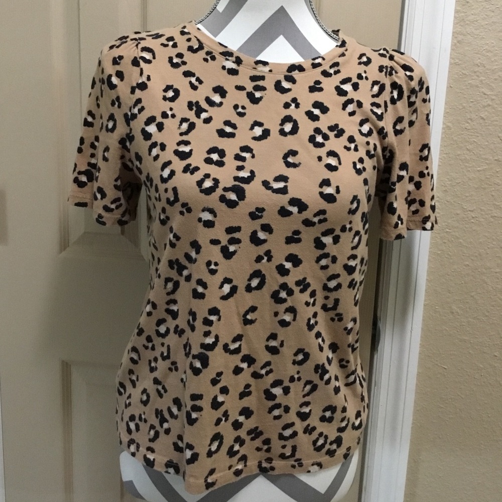⭐️Size M⭐️ Animal Print Casual Top